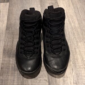Men's Nike Air Jordan 10, left needs repair and insoles needed